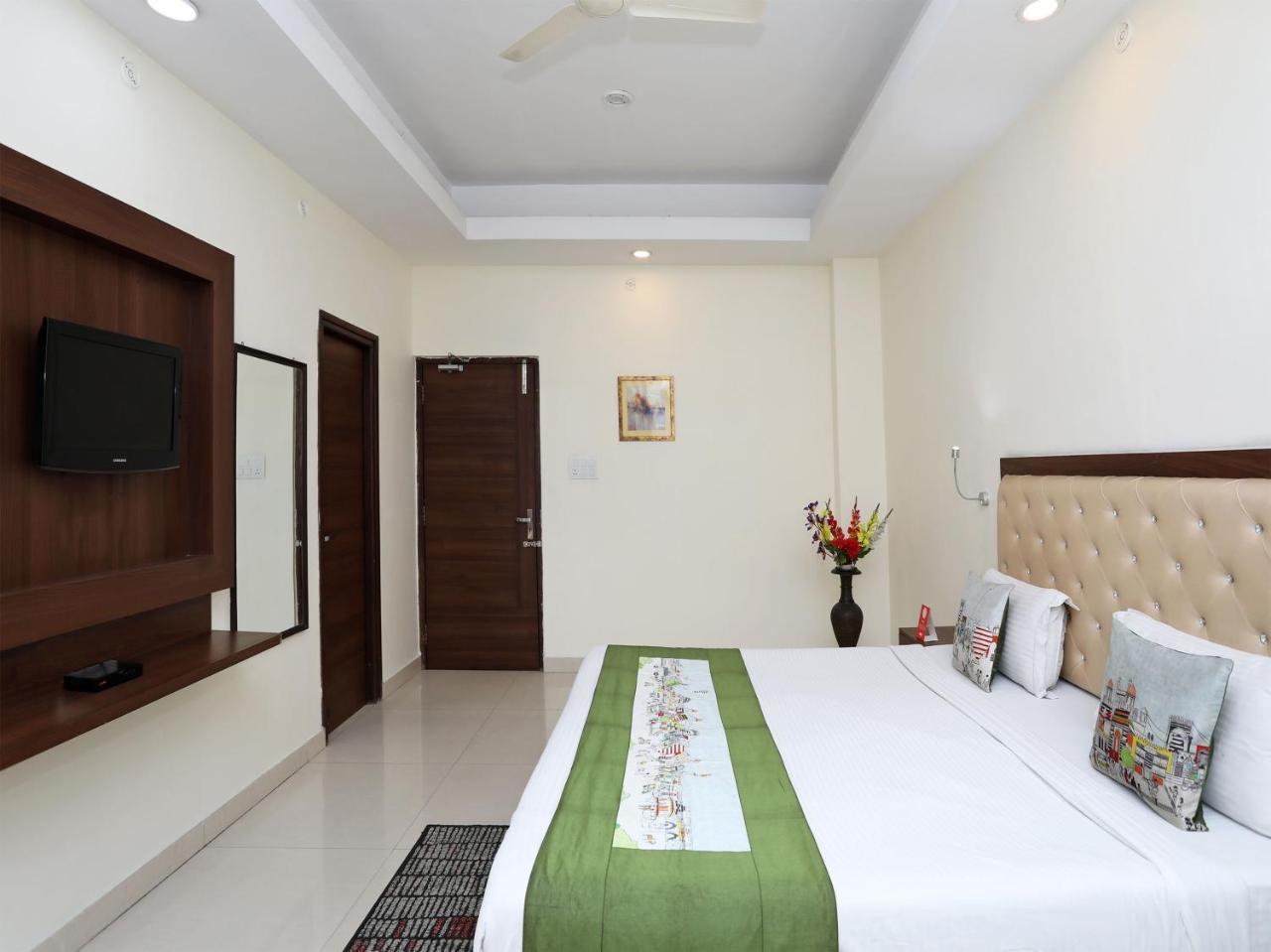 Oyo 680 Hotel Ranjana Heritage Lucknow Exterior photo